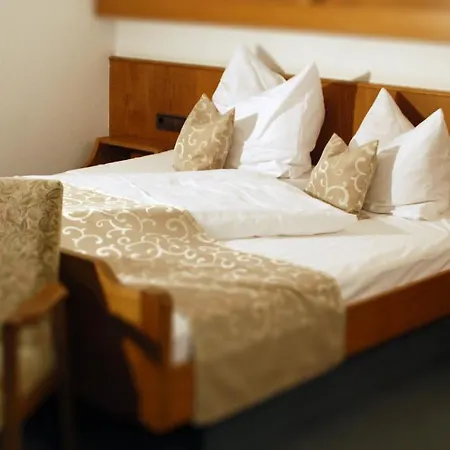 Schuhs & Restaurant Hotel 3*