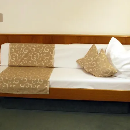 Hotel Schuhs & Restaurant 3*